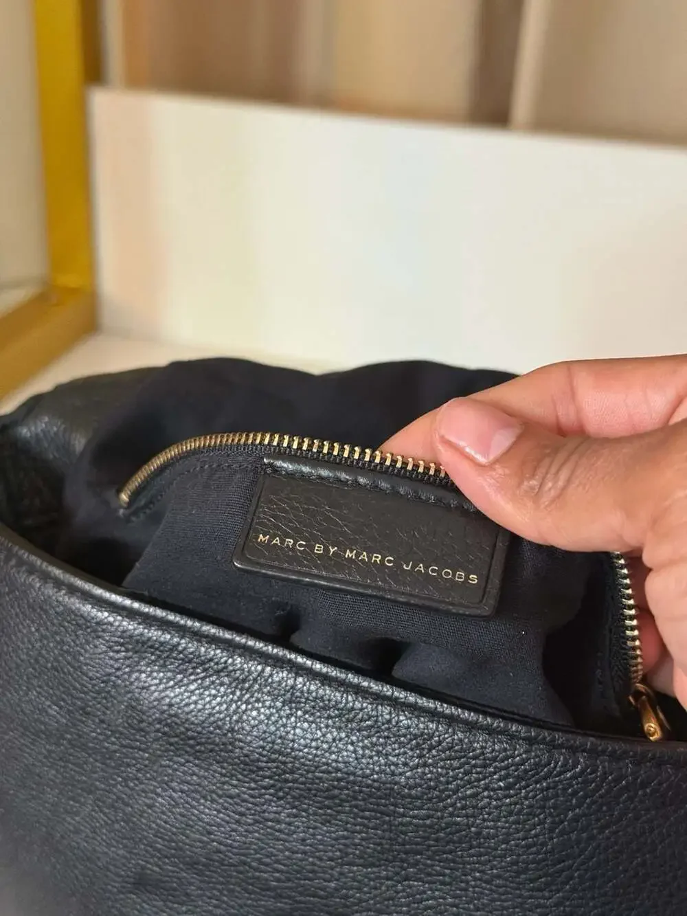Marc Jacobs Authentic Black Leather Crossbody Purse Handbag Pebbled